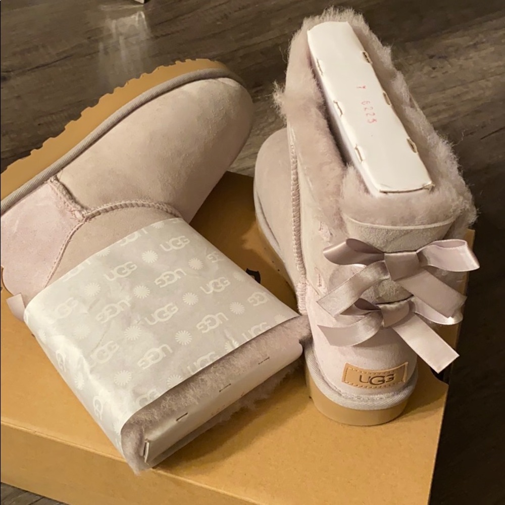 Ugg Boots - Bailey Bow Brand New - Size 7